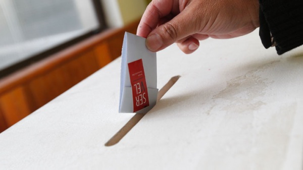 Imàgen de Para saber si una persona deberá cumplir dicha labor, debe ingresar con su RUT al sitio web del Servel.